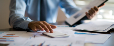 Financial professional planning for retirement income accumulation risks.